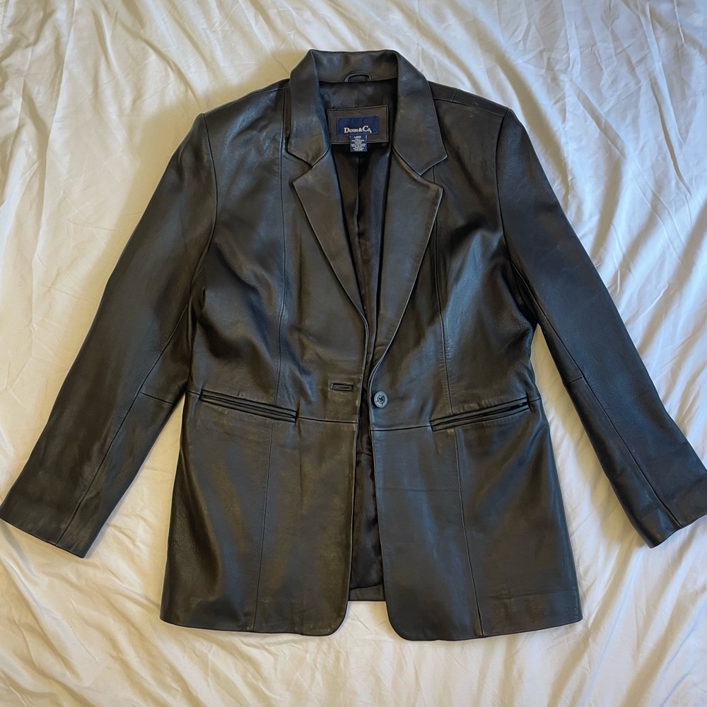 Vintage 100% leather blazer, size large- perfect for fall!